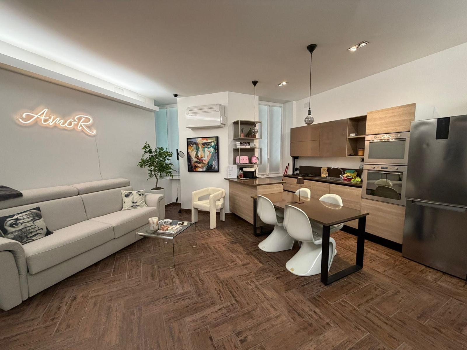 Cucina completamente attrezzata